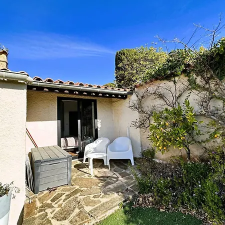Cosy Pour 6 Personnes Avec Piscine Privee Et Vue Panoramique Sur Les Iles Et Les Collines A Les Maures