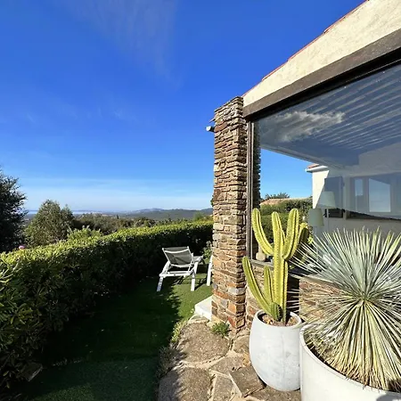 Cosy Pour 6 Personnes Avec Piscine Privee Et Vue Panoramique Sur Les Iles Et Les Collines A Les Maures Villa La Londe-les-Maures