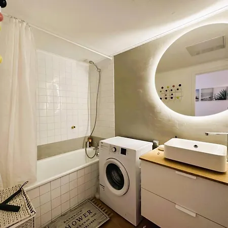 Cosy Pour 6 Personnes Avec Piscine Privee Et Vue Panoramique Sur Les Iles Et Les Collines A Les Maures Villa