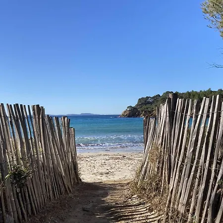 Cosy Pour 6 Personnes Avec Piscine Privee Et Vue Panoramique Sur Les Iles Et Les Collines A Les Maures Villa La Londe-les-Maures
